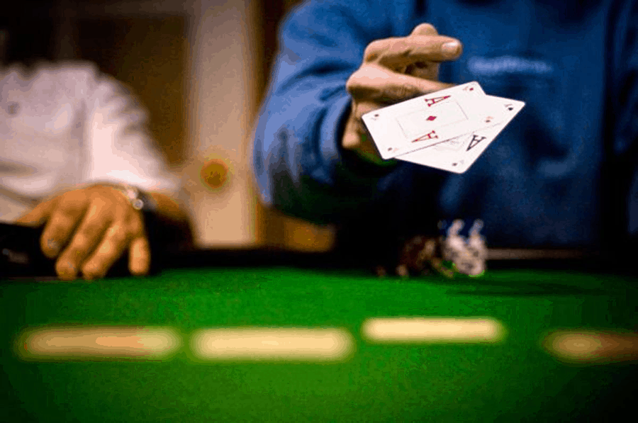 Những loại “bẫy” cần tránh khi chơi Poker nhung loai “bay” can tranh khi choi poker