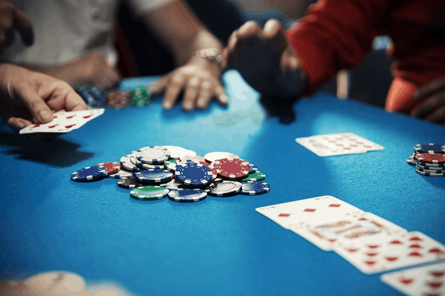 Vị trí và cách chơi của người chơi trong bàn đấu Poker vi tri va cach choi cua nguoi choi trong ban dau poker