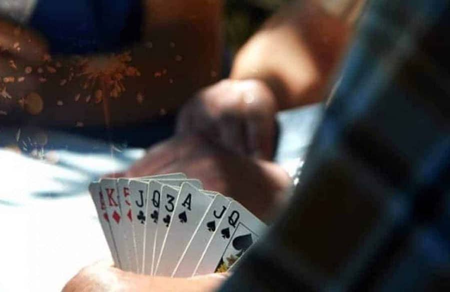 Những điều bạn cần lưu ý khi chơi Tiến lên giảm nguy cơ thua trắng nhung dieu ban can luu y khi choi tien len giam nguy co thua trang