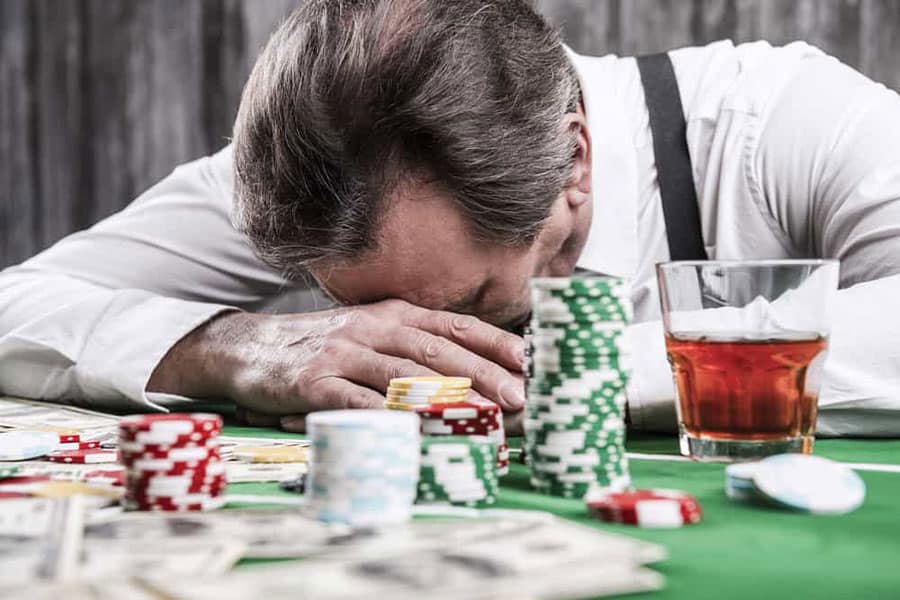 nhung hanh vi khong duoc chap nhan doi voi mot nguoi choi tren ban blackjack