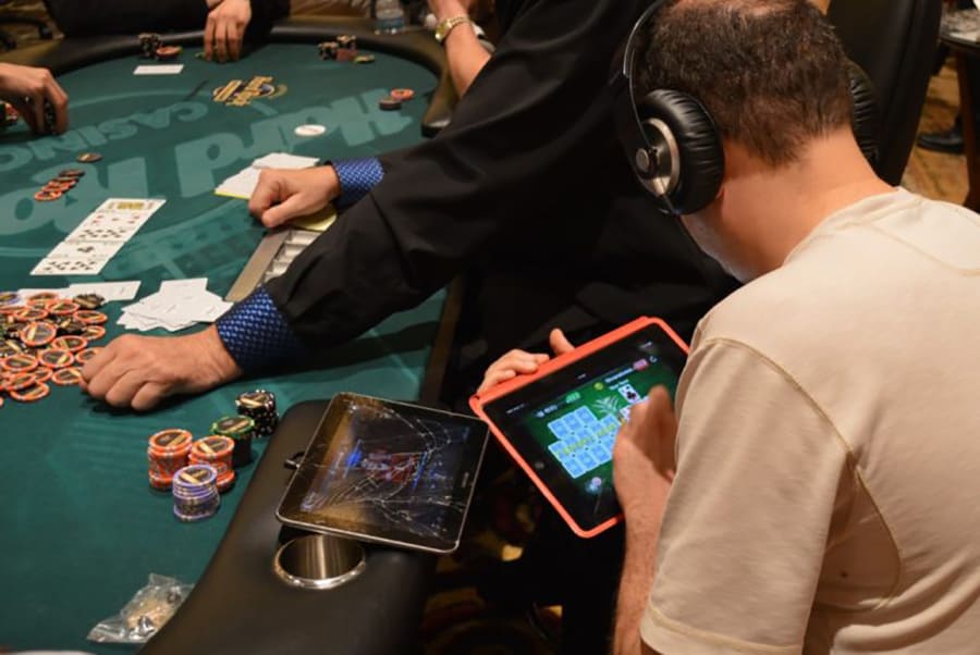 Làm gì để Poker trực tuyến thú vị hơn lam gi de poker truc tuyen thu vi hon