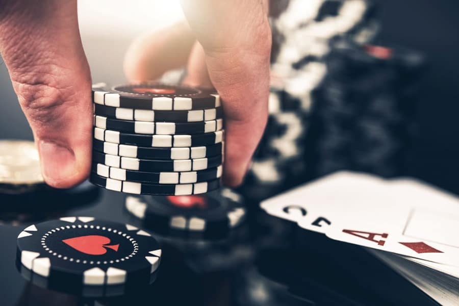Bật mí cho các bạn 2 bước để thành cao thủ với game bài Poker bat mi cho cac ban 2 buoc de thanh cao thu voi game bai poker
