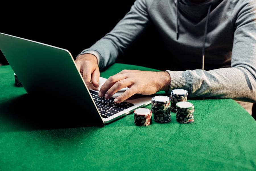 Kinh nghiệm nào giúp bạn chơi Poker online hiệu quả hơn? kinh nghiem nao giup ban choi poker online hieu qua hon?