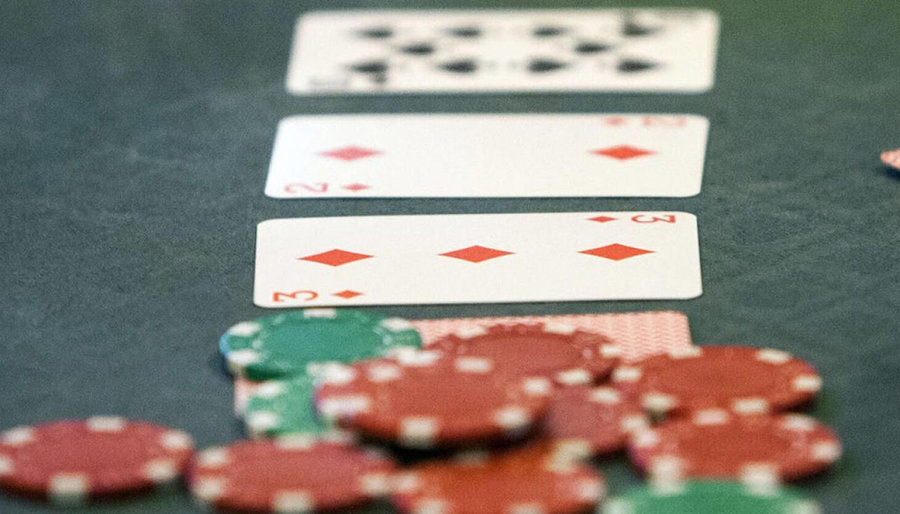 Một số các kiểu đặt cược hay mục đích khi chơi Poker mot so cac kieu dat cuoc hay muc dich khi choi poker