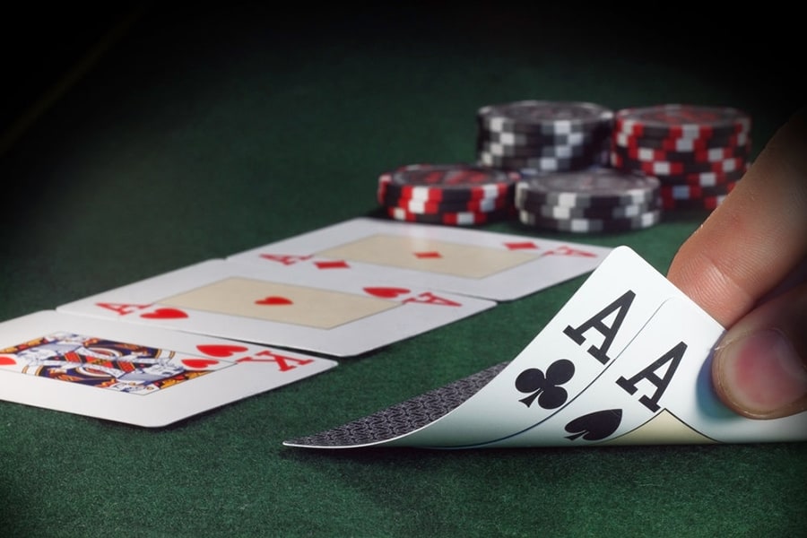 Sử dụng cách chơi nào sẽ mang lại chiến thắng trong tựa game Blackjack? su dung cach choi nao se mang lai chien thang trong tua game blackjack?