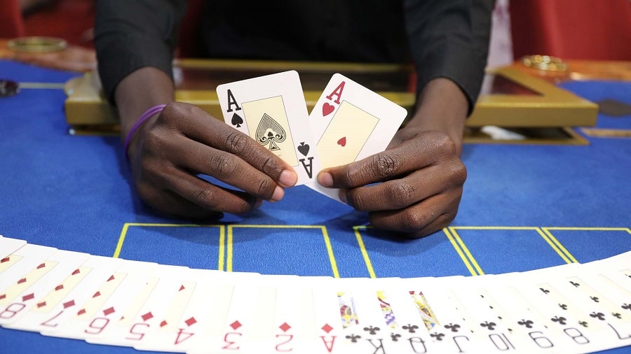 Trò chơi cá cược Poker có những tay bài như nào và thứ tự ra sao? tro choi ca cuoc poker co nhung tay bai nhu nao va thu tu ra sao?